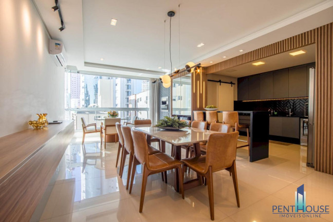 Imagem Apartamento com 3 Quartos à Venda, 137 m² em Centro - Balneário Camboriú Imagem Apartamento com 3 Quartos à Venda, 137 m² em Centro - Balneário Camboriú