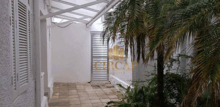 Imagem Sobrado com 5 Quartos à Venda ou Locação, 268 m² em Ibirapuera - São Paulo Imagem Sobrado com 5 Quartos à Venda ou Locação, 268 m² em Ibirapuera - São Paulo