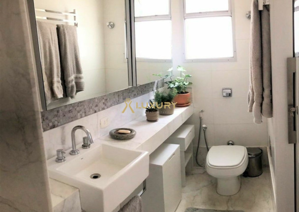 Imagem Imóvel com 4 Quartos à Venda, 135 m² em Lourdes - Belo Horizonte