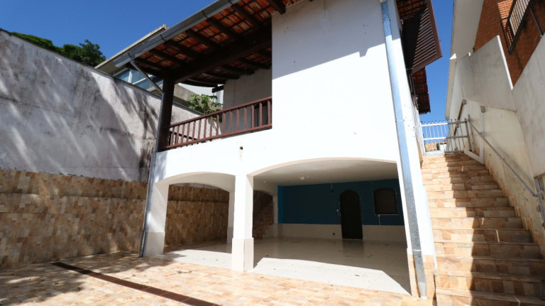 Casa com 4 Quartos à Venda, 336 m² em Jardim Leonor - São Paulo