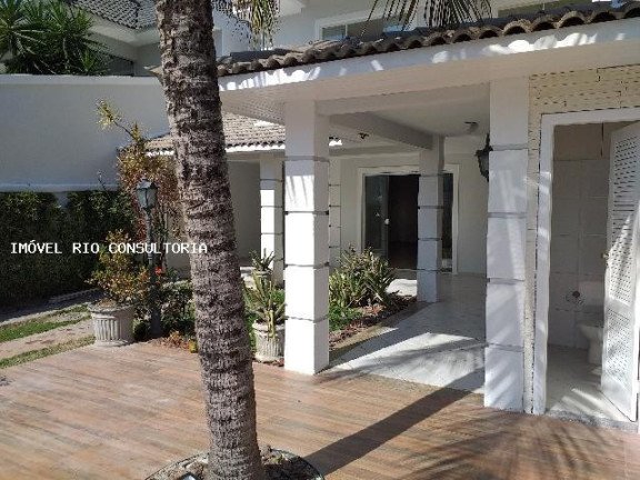 Imagem Casa com 4 Quartos à Venda, 260 m² em Rio De Janeiro Imagem Casa com 4 Quartos à Venda, 260 m² em Rio De Janeiro