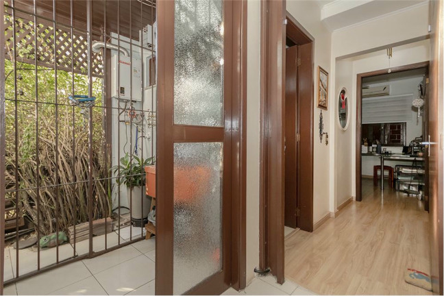 Imagem Casa com 4 Quartos à Venda, 174 m² em Moinhos De Vento - Porto Alegre Imagem Casa com 4 Quartos à Venda, 174 m² em Moinhos De Vento - Porto Alegre