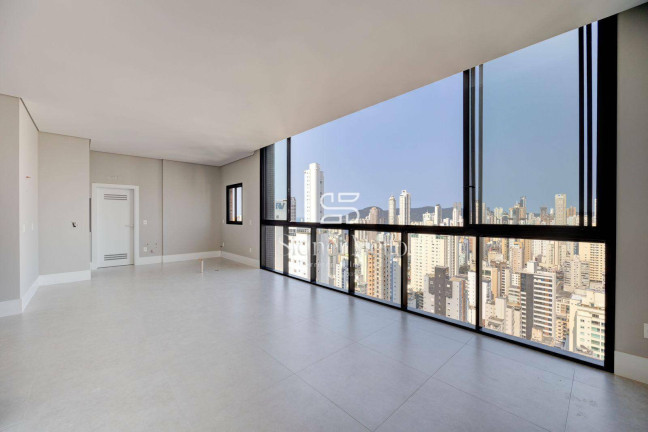 Imagem Apartamento com 4 Quartos à Venda, 135 m² em 2 Quadra Centro - Balneário Camboriú