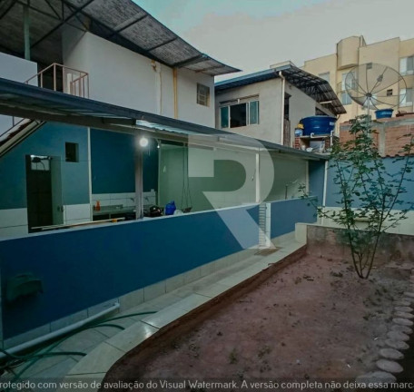 Imagem Casa com 3 Quartos à Venda, 220 m²