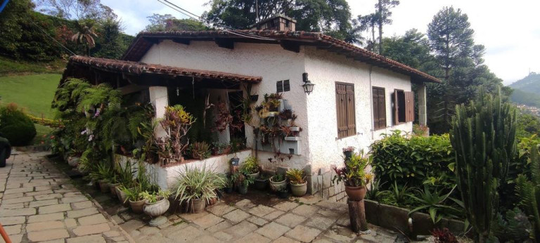 Imagem Casa com 4 Quartos à Venda, 215 m² em Tijuca - Teresópolis Imagem Casa com 4 Quartos à Venda, 215 m² em Tijuca - Teresópolis