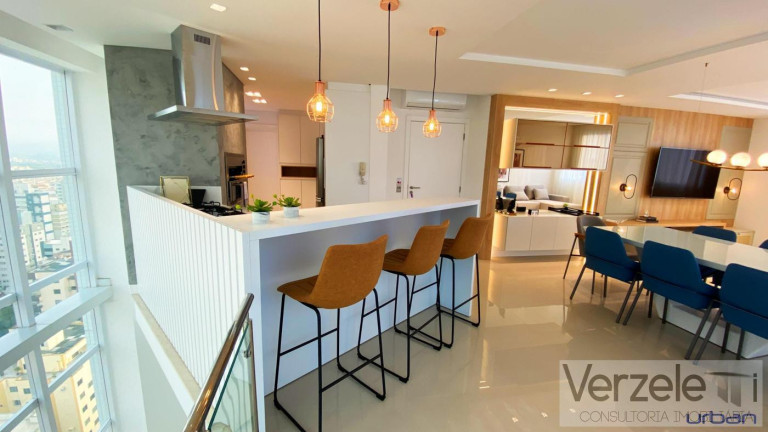Imagem Apartamento com 4 Quartos à Venda, 240 m² em Centro - Balneário Camboriú Imagem Apartamento com 4 Quartos à Venda, 240 m² em Centro - Balneário Camboriú