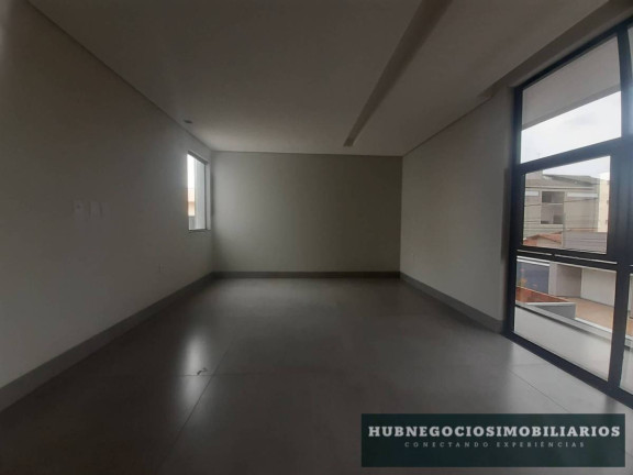 Imagem Casa com 4 Quartos à Venda, 240 m² Imagem Casa com 4 Quartos à Venda, 240 m²