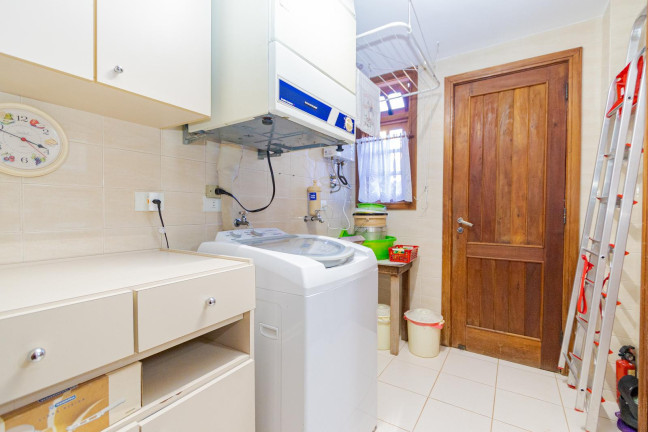 Imagem Casa com 3 Quartos à Venda, 129 m² em Santo Inácio - Curitiba Imagem Casa com 3 Quartos à Venda, 129 m² em Santo Inácio - Curitiba