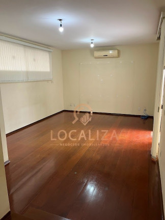 Imagem Casa com 3 Quartos à Venda, 400 m² em Bosque Dos Eucaliptos - São José Dos Campos Imagem Casa com 3 Quartos à Venda, 400 m² em Bosque Dos Eucaliptos - São José Dos Campos
