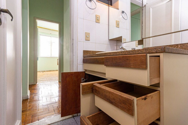 Imagem Imóvel com 3 Quartos à Venda, 126 m² em Copacabana - Rio De Janeiro Imagem Imóvel com 3 Quartos à Venda, 126 m² em Copacabana - Rio De Janeiro