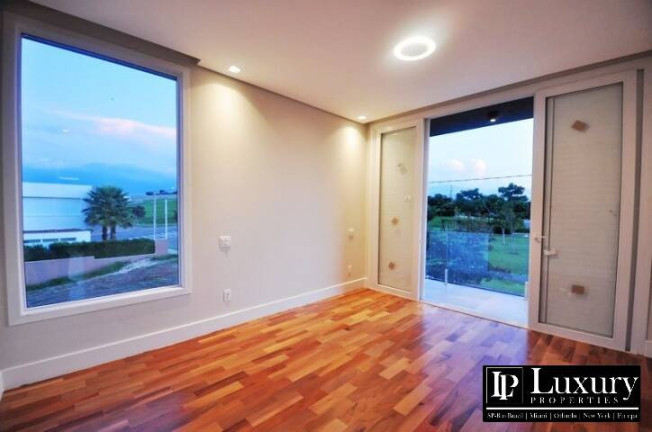 Imagem Casa de Condomínio com 4 Quartos à Venda, 377 m² em Bragança Paulista