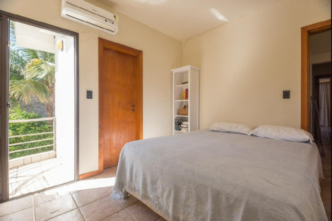 Imagem Casa com 5 Quartos à Venda, 330 m² em Itacorubi - Florianópolis