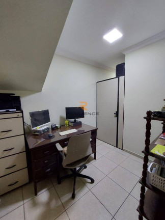 Imagem Casa com 4 Quartos à Venda, 375 m² em Názia I - Vespasiano