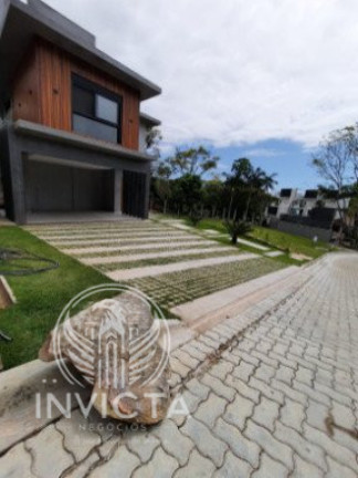 Imagem Casa de Condomínio com 3 Quartos à Venda, 258 m² em Praia Das Taquaras - Balneário Camboriú