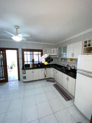 Imagem Casa com 2 Quartos à Venda, 170 m² em Sarandi - Porto Alegre Imagem Casa com 2 Quartos à Venda, 170 m² em Sarandi - Porto Alegre