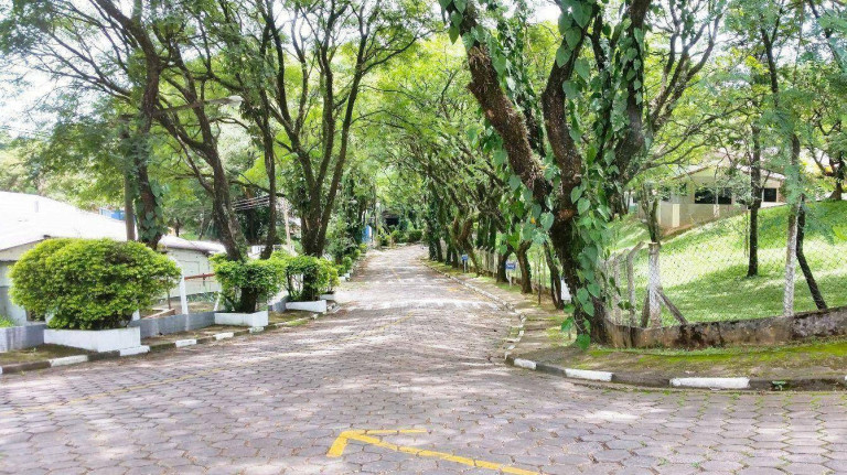 Imagem Galpão para Alugar, 1.520 m² em Briquituba - Alumínio Imagem Galpão para Alugar, 1.520 m² em Briquituba - Alumínio