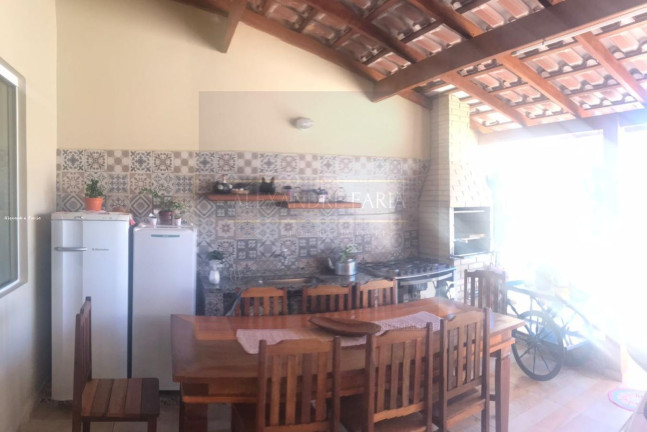 Imagem Casa com 2 Quartos à Venda, 94 m² em Centro - São Sebastião