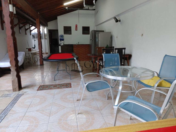 Imagem Casa com 5 Quartos à Venda ou Locação, 250 m² em Maracanã - Praia Grande Imagem Casa com 5 Quartos à Venda ou Locação, 250 m² em Maracanã - Praia Grande