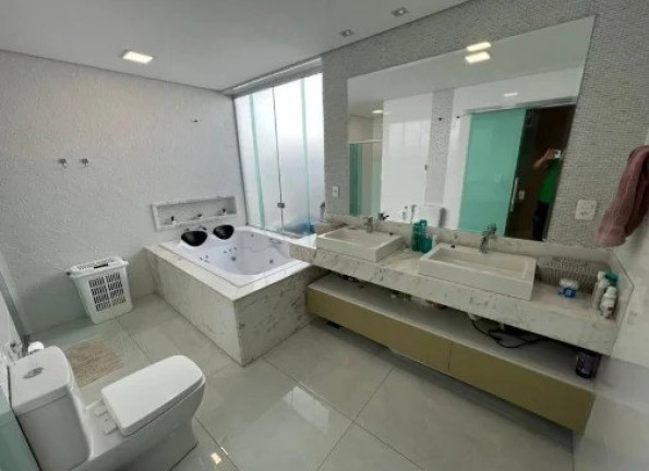Imagem Casa com 4 Quartos à Venda, 360 m² em R$1.200.000,00 // Santa Mônica - Belo Horizonte Imagem Casa com 4 Quartos à Venda, 360 m² em R$1.200.000,00 // Santa Mônica - Belo Horizonte