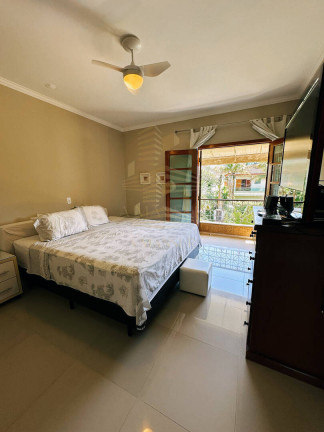 Imagem Casa com 3 Quartos para Temporada, 390 m² em Bertioga