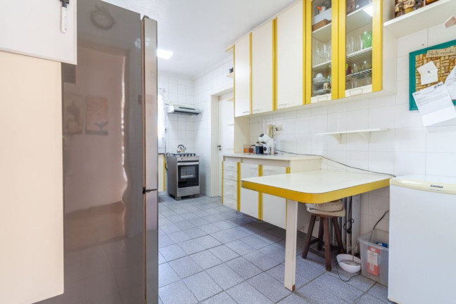 Imagem Imóvel com 4 Quartos à Venda, 250 m² em Vila Suzana - São Paulo