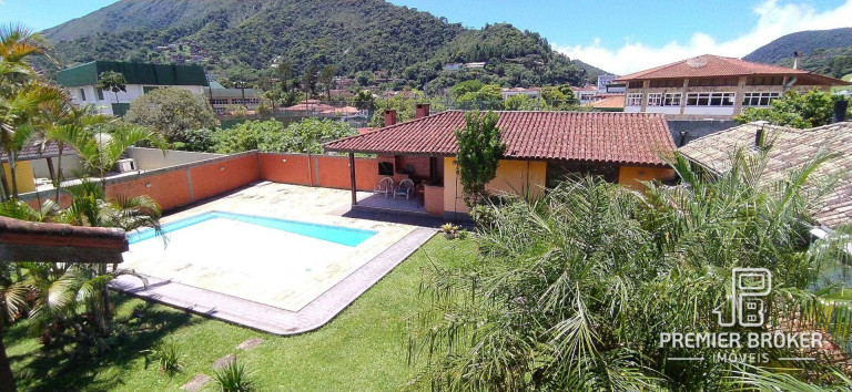 Imagem Casa com 4 Quartos à Venda, 350 m² em Comary - Teresópolis