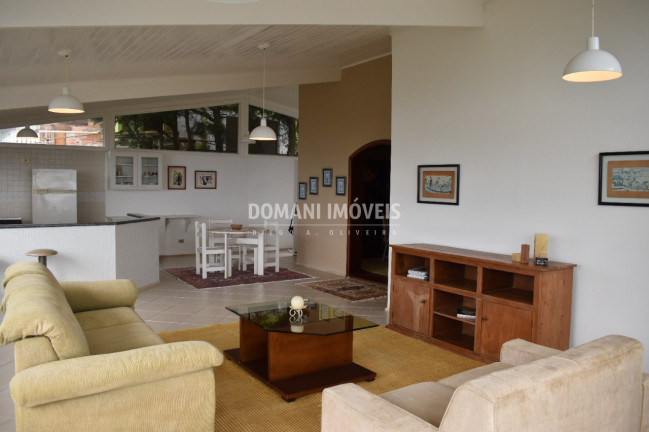 Imagem Casa com 4 Quartos à Venda, 205 m² em Região Do Alto Do Capivari - Campos Do Jordão