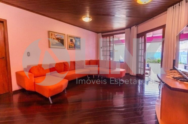 Imagem Casa com 4 Quartos à Venda, 259 m² em Jardim Itu - Porto Alegre Imagem Casa com 4 Quartos à Venda, 259 m² em Jardim Itu - Porto Alegre