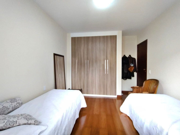 Imagem Imóvel com 3 Quartos à Venda, 164 m² em Tijuca - Teresópolis