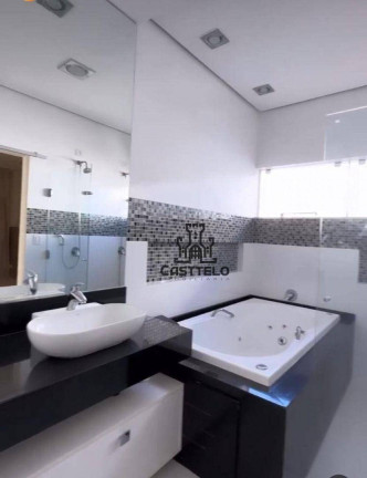 Imagem Sobrado com 3 Quartos à Venda, 202 m² em Esperança - Londrina