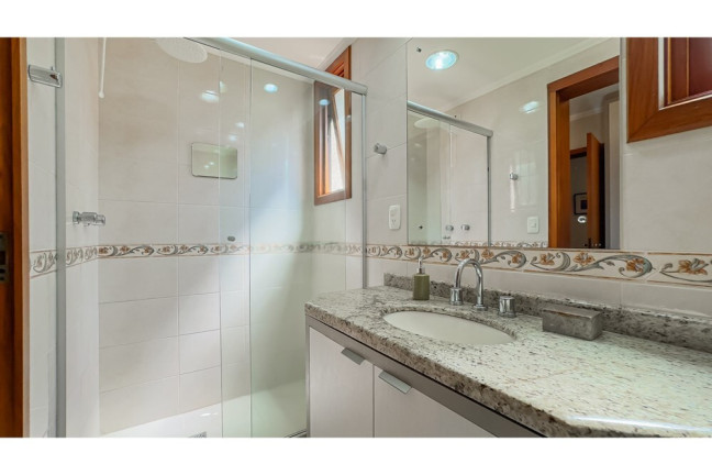 Imagem Imóvel com 2 Quartos à Venda, 100 m² em Petrópolis - Porto Alegre Imagem Imóvel com 2 Quartos à Venda, 100 m² em Petrópolis - Porto Alegre