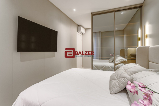 Imagem Apartamento com 1 Quarto à Venda, 63 m² em Centro - Florianópolis