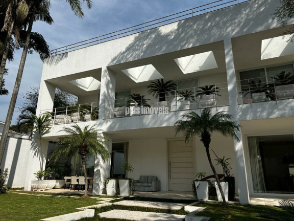 Casa com 3 Quartos para Alugar, 900 m² em Jardim América - São Paulo