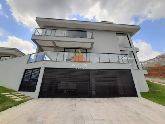 Casa de Condomínio com 3 Quartos à Venda, 300 m²