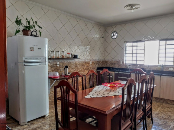 Imagem Sobrado com 4 Quartos à Venda, 202 m² em Jardim Philadélphia - Poços De Caldas