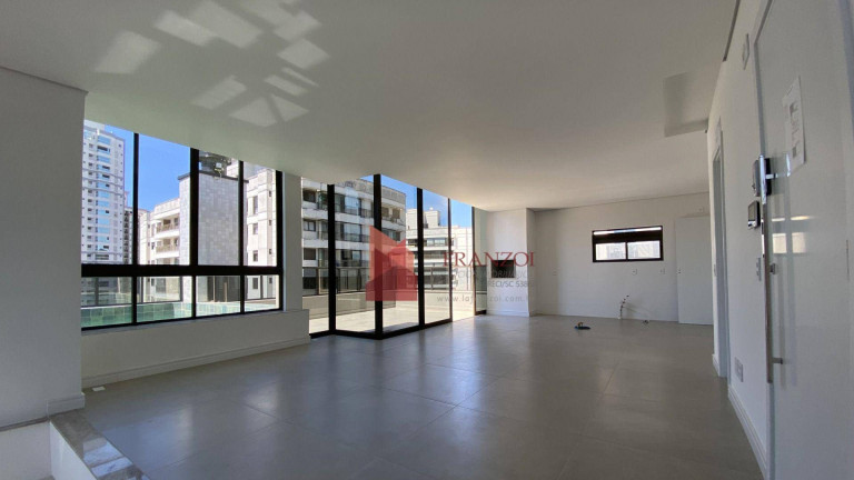 Imagem Cobertura com 3 Quartos à Venda, 211 m² em Fazenda - Itajaí Imagem Cobertura com 3 Quartos à Venda, 211 m² em Fazenda - Itajaí