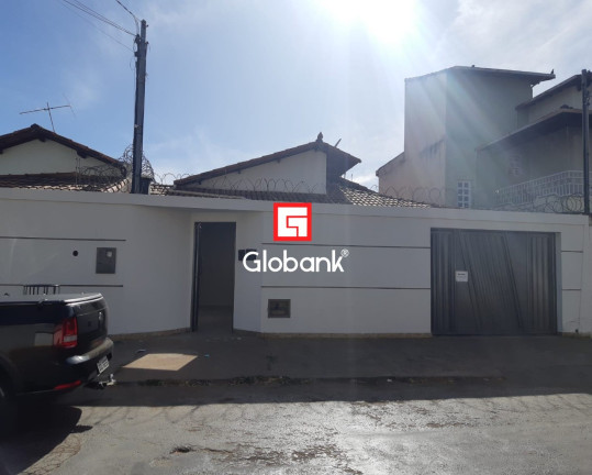 Imagem Casa com 3 Quartos à Venda, 236 m² em Cidade Nova - Montes Claros Imagem Casa com 3 Quartos à Venda, 236 m² em Cidade Nova - Montes Claros