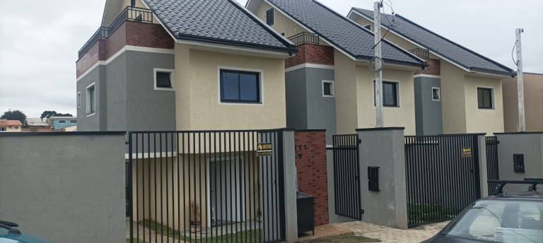 Casa com 3 Quartos à Venda, 107 m² em Xaxim - Curitiba