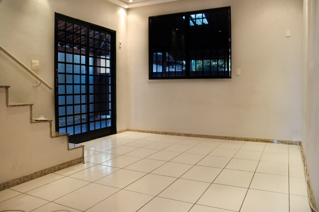 Imagem Casa com 2 Quartos à Venda, em Campo Grande - Rio De Janeiro Imagem Casa com 2 Quartos à Venda, em Campo Grande - Rio De Janeiro