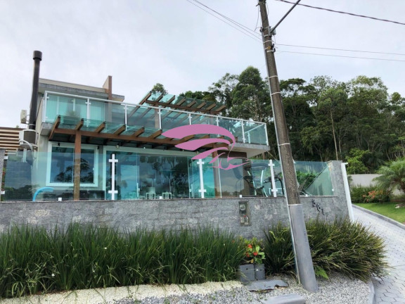 Casa com 3 Quartos à Venda, 380 m² em Sertão  Do Trombudo - Itapema