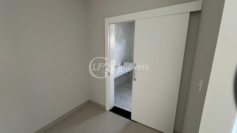 Imagem Casa com 3 Quartos à Venda, 210 m² em Alphaville Campo Grande 3 - Campo Grande Imagem Casa com 3 Quartos à Venda, 210 m² em Alphaville Campo Grande 3 - Campo Grande