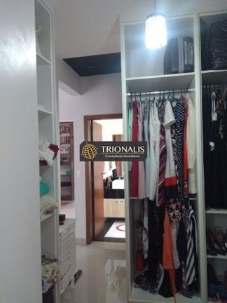 Imagem Casa com 3 Quartos à Venda, 330 m² em Vila Santista - Atibaia Imagem Casa com 3 Quartos à Venda, 330 m² em Vila Santista - Atibaia