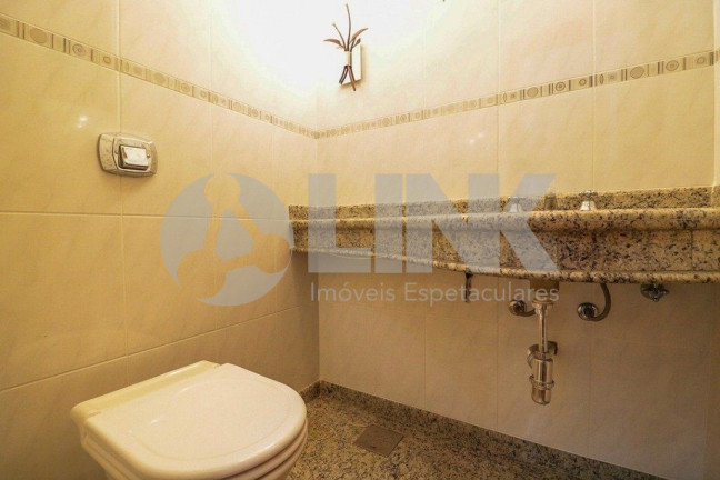 Imagem Casa com 3 Quartos à Venda, 297 m² em Jardim Itu - Porto Alegre Imagem Casa com 3 Quartos à Venda, 297 m² em Jardim Itu - Porto Alegre