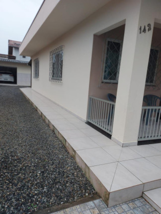 Imagem Casa com 3 Quartos à Venda, em Cedro - Camboriú Imagem Casa com 3 Quartos à Venda, em Cedro - Camboriú