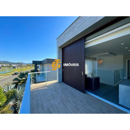Imagem Casa com 3 Quartos à Venda, 289 m² em Caledônia - Camboriú