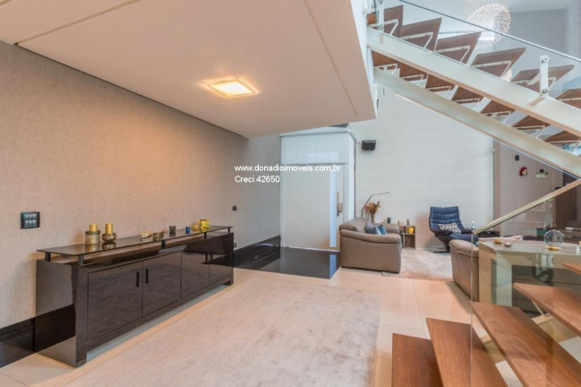Imagem Casa com 4 Quartos à Venda, 540 m² em Córrego Grande - Florianópolis