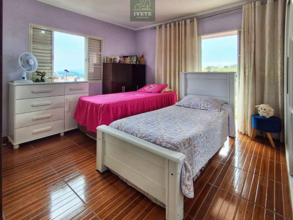 Imagem Casa com 5 Quartos à Venda, 202 m²