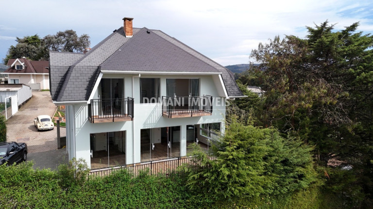 Imagem Casa com 3 Quartos à Venda, 226 m² em Região Do Alto Da Vila Inglesa - Campos Do Jordão Imagem Casa com 3 Quartos à Venda, 226 m² em Região Do Alto Da Vila Inglesa - Campos Do Jordão