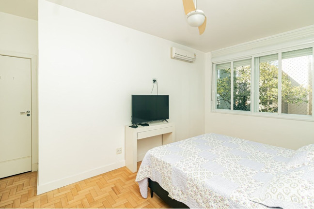 Imagem Imóvel com 3 Quartos à Venda,  em Moinhos De Vento - Porto Alegre