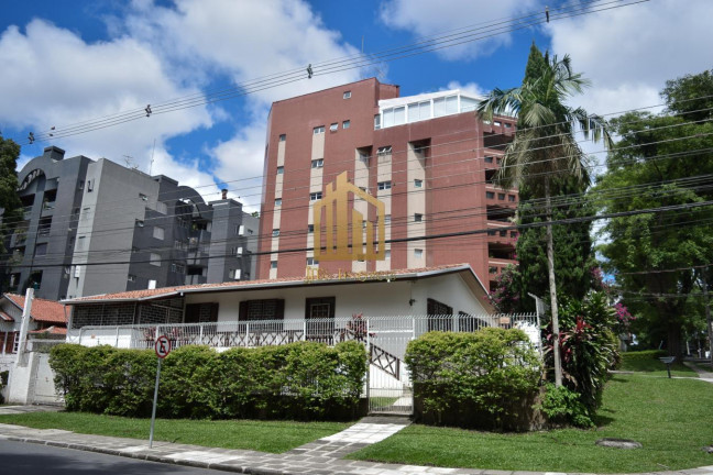 Imagem Casa com 4 Quartos à Venda, 230 m² em Ahú - Curitiba